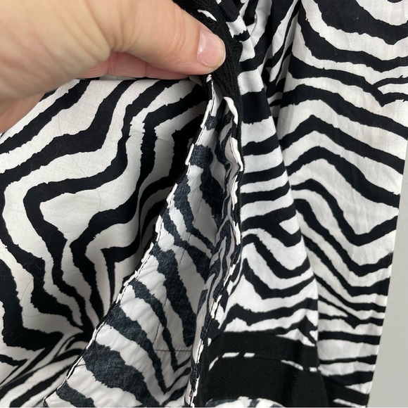 Dana Buchman Signature Zebra Print Tunic Blouse with Stone Details Size Large L - Picture 4 of 9